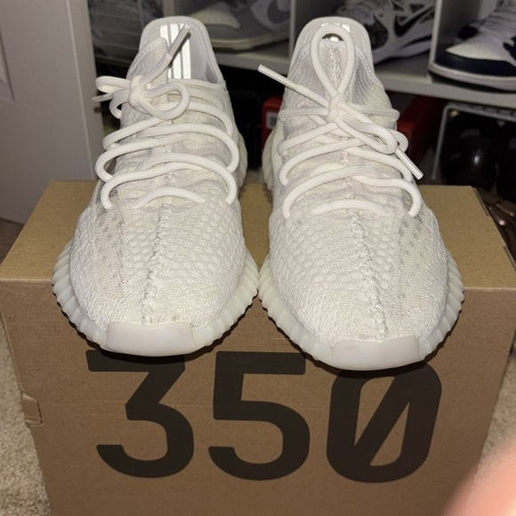 adidas Yeezy Boost 350 V2 Bone (Size: US M 9)